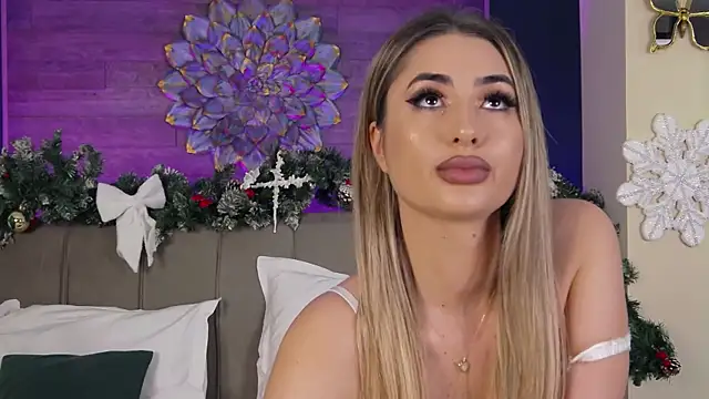 Snapshot of LoraDevine chatting on 12.19.25 LoraDevine online show from 12.19.25