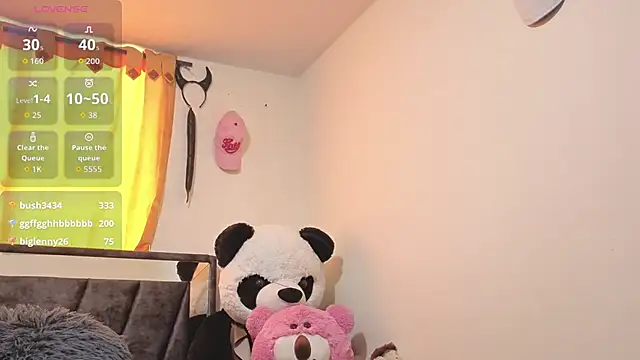 Hotsamantamature online show from 09.26.25