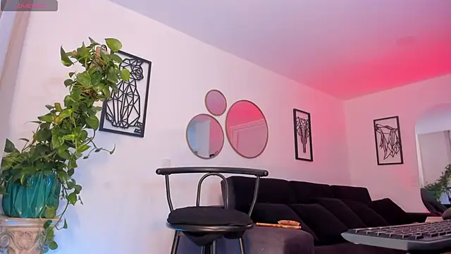 Snapshot of The_queen_of_pleasure chatting on 02.16.26 The queen of pleasure online show from 02.16.26