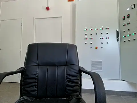 Snapshot of Leonormaldick chatting on 06.22.26 Leonormaldick online show from 06.22.26