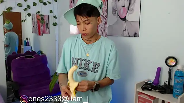 Jonesliam23 online show from 01.22.25