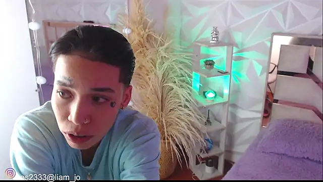 Jonesliam23 online show from 10.14.25