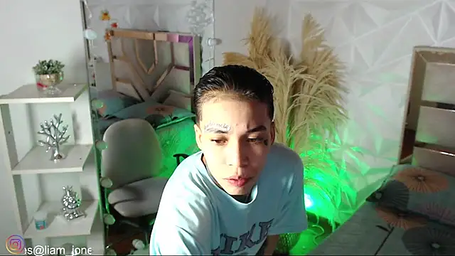 Jonesliam23 online show from 01.05.26