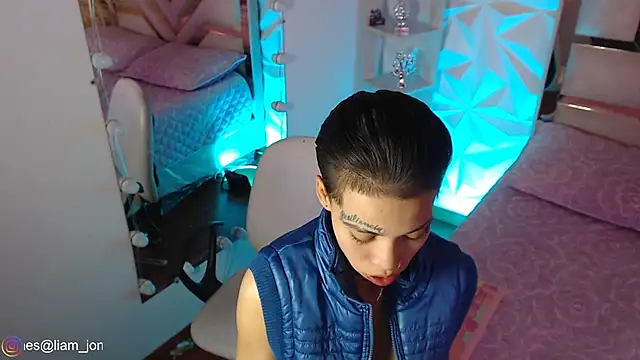 Jonesliam23 online show from 05.01.26