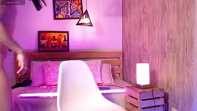 Snapshot of LittleButterfly19 chatting on 12.06.24 LittleButterfly19 online show from 12.06.24