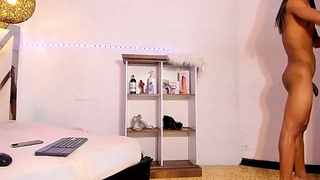 rose scottt online show from 02.04.25