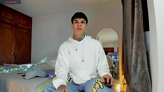 Jordyrodriiguez online show from 12.25.24