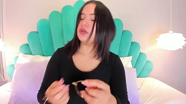 Snapshot of HannaKarson chatting on 02.18.25 HannaKarson online show from 02.18.25