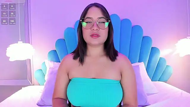 Snapshot of HannaKarson chatting on 03.07.25 HannaKarson online show from 03.07.25