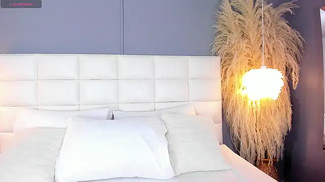 Snapshot of HannaKarson chatting on 11.29.25 HannaKarson online show from 11.29.25