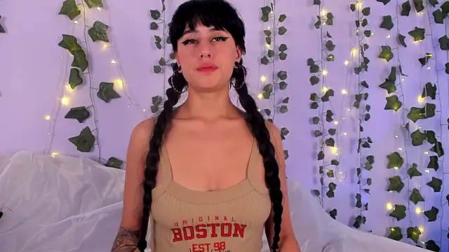 Snapshot of Natasha_Nasty2 chatting on 12.31.24 Natasha Nasty2 online show from 12.31.24