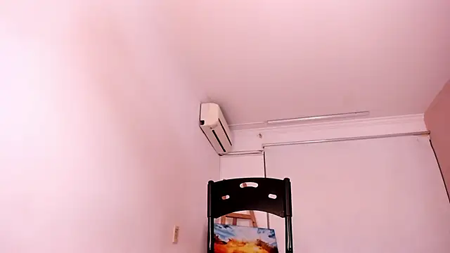 Snapshot of ANGEL_NICOLAS chatting on 02.27.25 ANGEL NICOLAS online show from 02.27.25