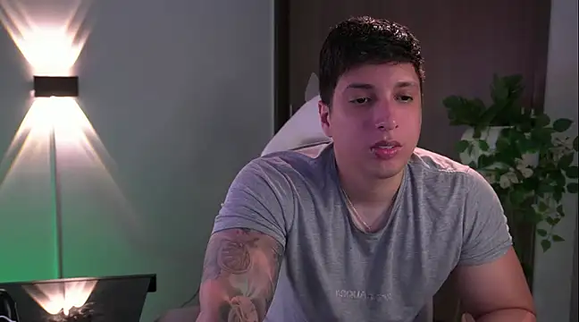 Snapshot of appolo_allen chatting on 12.06.24 appolo allen online show from 12.06.24