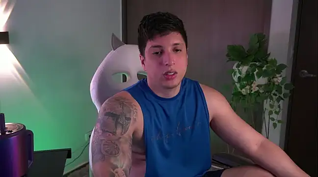 Snapshot of appolo_allen chatting on 12.08.24 appolo allen online show from 12.08.24