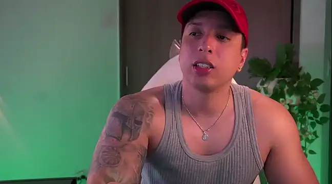 Snapshot of appolo_allen chatting on 12.10.24 appolo allen online show from 12.10.24