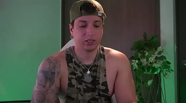 Snapshot of appolo_allen chatting on 12.20.24 appolo allen online show from 12.20.24