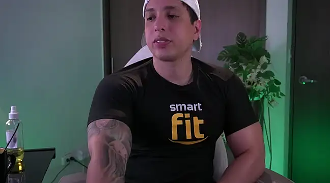 Snapshot of appolo_allen chatting on 12.23.24 appolo allen online show from 12.23.24