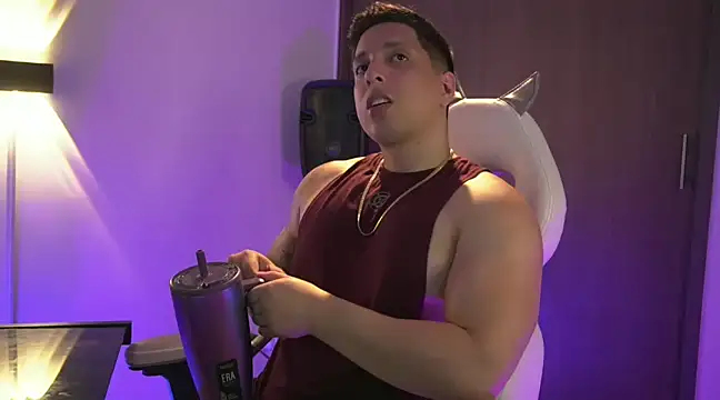 Snapshot of appolo_allen chatting on 01.18.25 appolo allen online show from 01.18.25