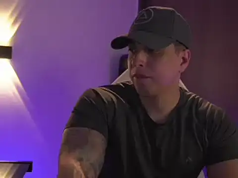 Snapshot of appolo_allen chatting on 01.22.25 appolo allen online show from 01.22.25