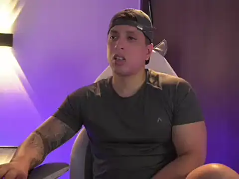 Snapshot of appolo_allen chatting on 01.22.25 appolo allen online show from 01.22.25