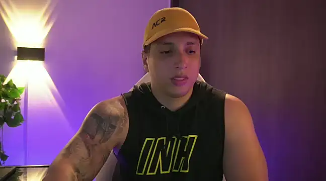 Snapshot of appolo_allen chatting on 01.25.25 appolo allen online show from 01.25.25