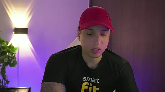 Snapshot of appolo_allen chatting on 01.28.25 appolo allen online show from 01.28.25