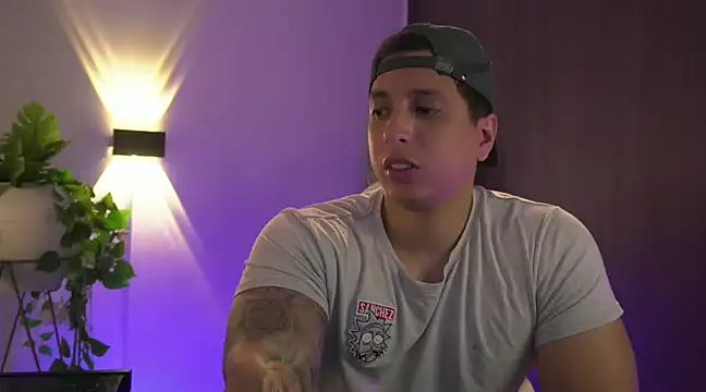 Snapshot of appolo_allen chatting on 02.03.25 appolo allen online show from 02.03.25