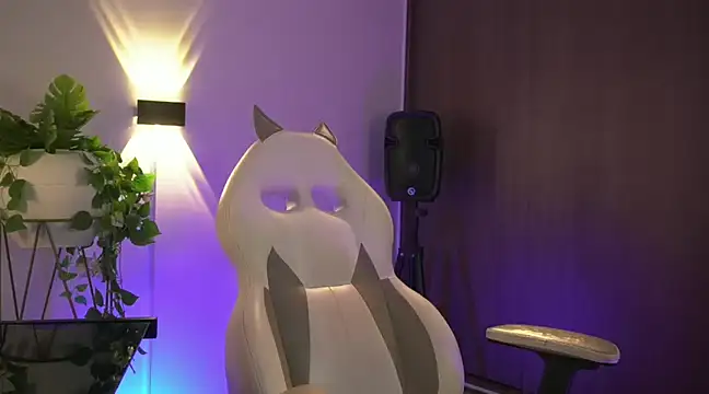 Snapshot of appolo_allen chatting on 02.03.25 appolo allen online show from 02.03.25