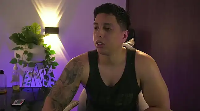 Snapshot of appolo_allen chatting on 02.17.25 appolo allen online show from 02.17.25