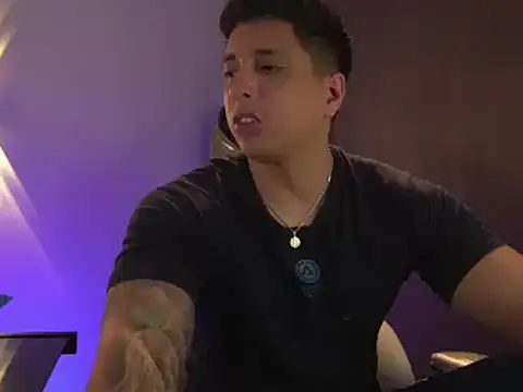 Snapshot of appolo_allen chatting on 02.20.25 appolo allen online show from 02.20.25