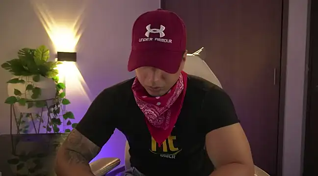 Snapshot of appolo_allen chatting on 02.25.25 appolo allen online show from 02.25.25