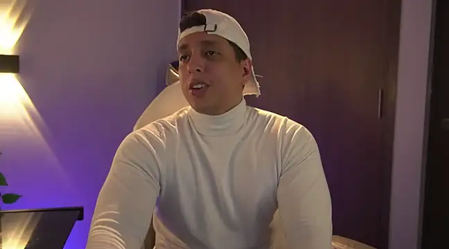 Snapshot of appolo_allen chatting on 03.02.25 appolo allen online show from 03.02.25