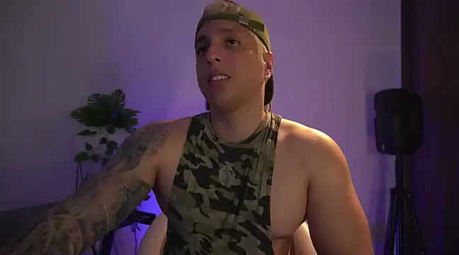 Snapshot of appolo_allen chatting on 03.11.25 appolo allen online show from 03.11.25