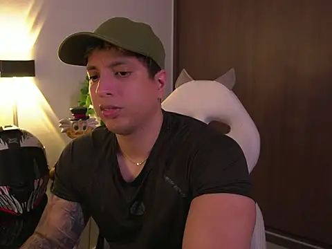 Snapshot of appolo_allen chatting on 09.10.25 appolo allen online show from 09.10.25