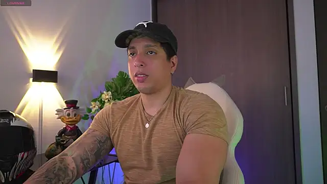 Snapshot of appolo_allen chatting on 09.19.25 appolo allen online show from 09.19.25