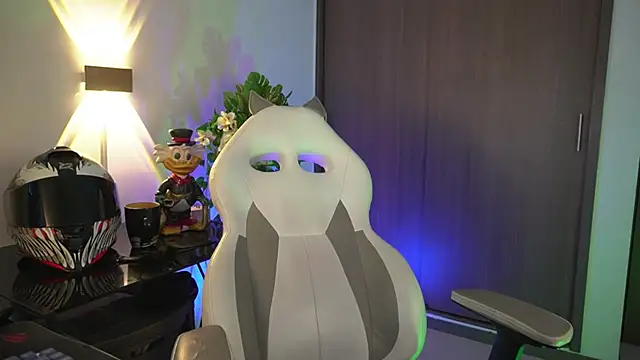 Snapshot of appolo_allen chatting on 09.25.25 appolo allen online show from 09.25.25