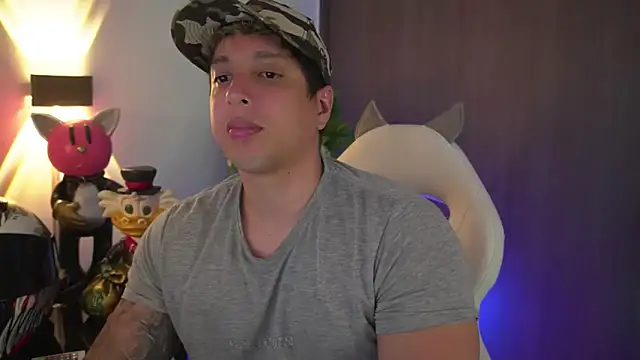 Snapshot of appolo_allen chatting on 10.01.25 appolo allen online show from 10.01.25