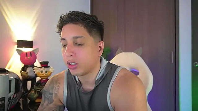 Snapshot of appolo_allen chatting on 10.05.25 appolo allen online show from 10.05.25