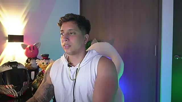 Snapshot of appolo_allen chatting on 10.09.25 appolo allen online show from 10.09.25