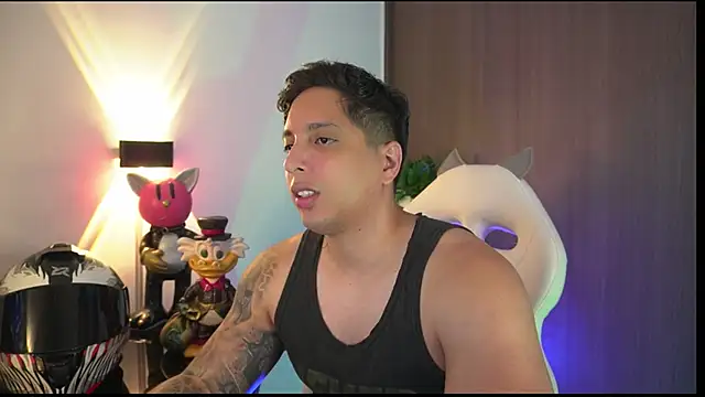 Snapshot of appolo_allen chatting on 10.13.25 appolo allen online show from 10.13.25