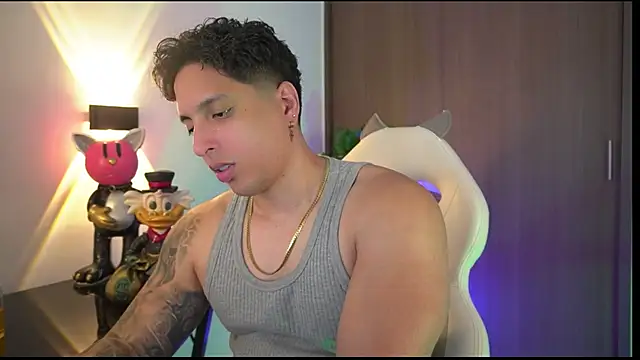 Snapshot of appolo_allen chatting on 10.19.25 appolo allen online show from 10.19.25