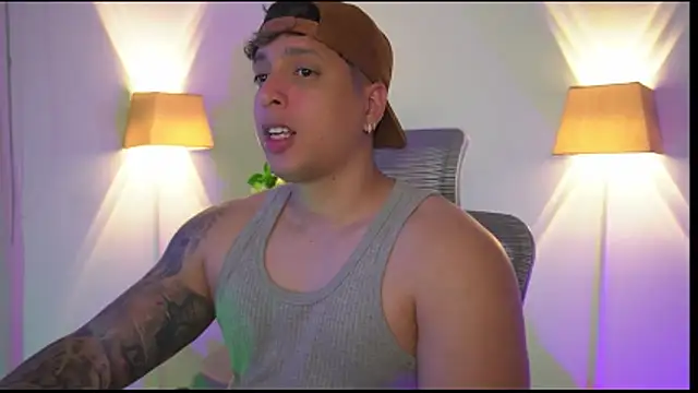 Snapshot of appolo_allen chatting on 11.18.25 appolo allen online show from 11.18.25