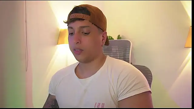 Snapshot of appolo_allen chatting on 11.20.25 appolo allen online show from 11.20.25