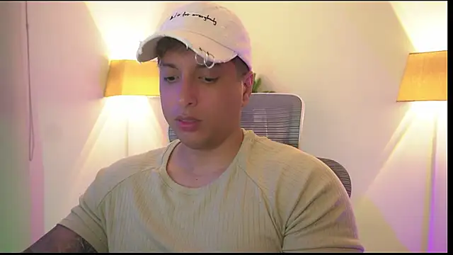 Snapshot of appolo_allen chatting on 11.26.25 appolo allen online show from 11.26.25