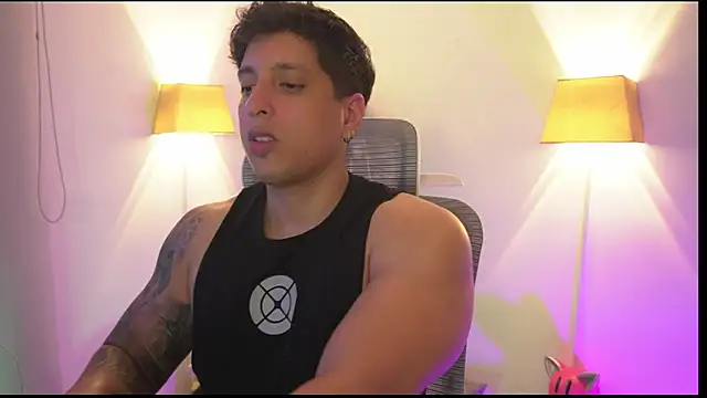 Snapshot of appolo_allen chatting on 12.03.25 appolo allen online show from 12.03.25