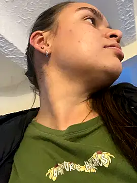 Snapshot of Nathaly00_ chatting on 10.15.25 Nathaly00 online show from 10.15.25