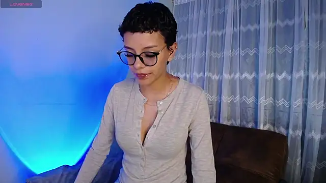 Snapshot of peyton_golden1 chatting on 02.06.25 peyton golden1 online show from 02.06.25