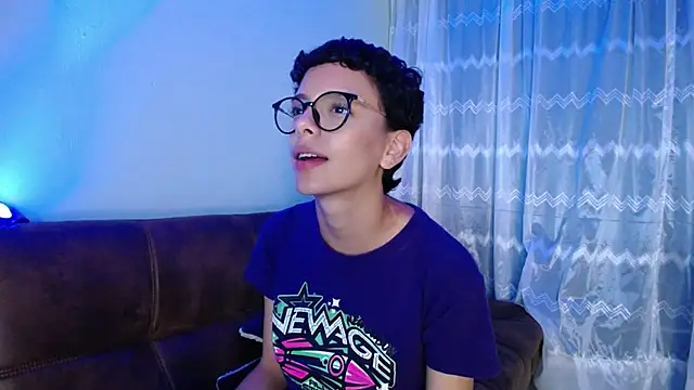 Snapshot of peyton_golden1 chatting on 03.09.25 peyton golden1 online show from 03.09.25