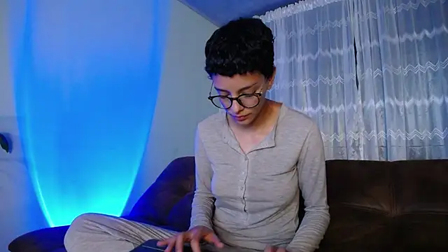 Snapshot of peyton_golden1 chatting on 03.19.25 peyton golden1 online show from 03.19.25