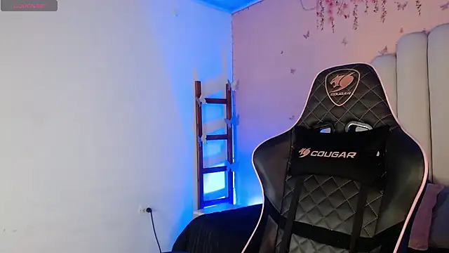 Snapshot of peyton_golden1 chatting on 09.21.25 peyton golden1 online show from 09.21.25